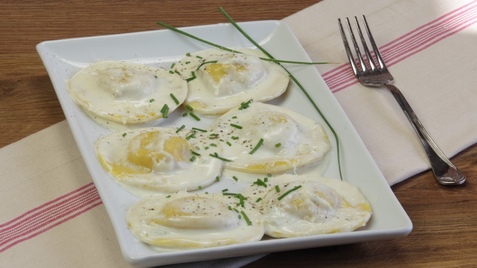 Cappellacci zucca e patate: ricetta autunnale con salsa al gorgonzola