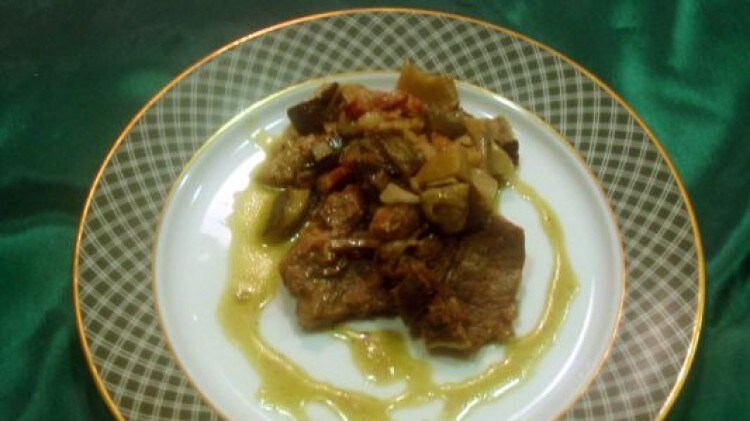 Costolette di castrato in sugo di guanciale e funghi