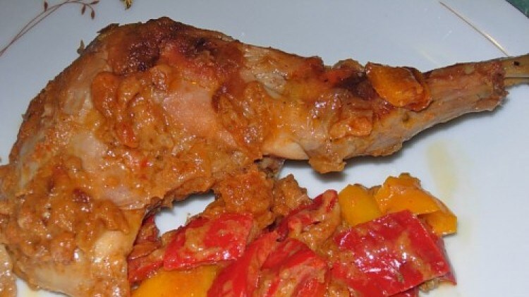 Coniglio al vino bianco con dadolata di peperoni