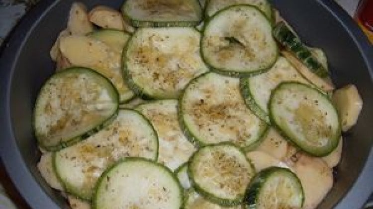 Patate e zucchine semplicemente al forno