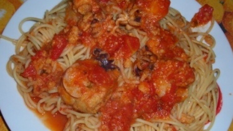 Spaghetti con seppioline ripiene