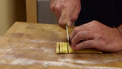 Tagliatelle con funghi e salsiccia