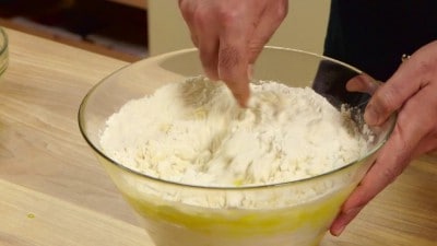 Tagliatelle con funghi e salsiccia