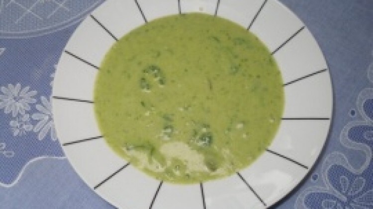 Vellutata di asparagi e crescione