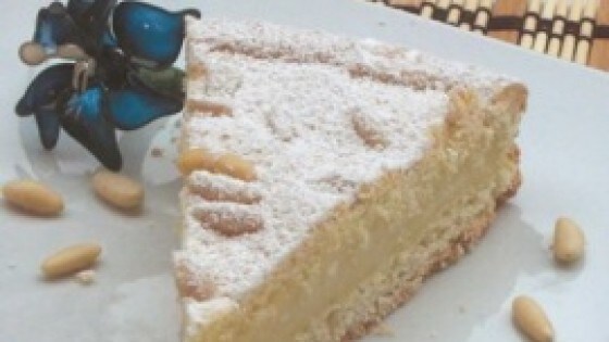 Torta della nonna con pinoli