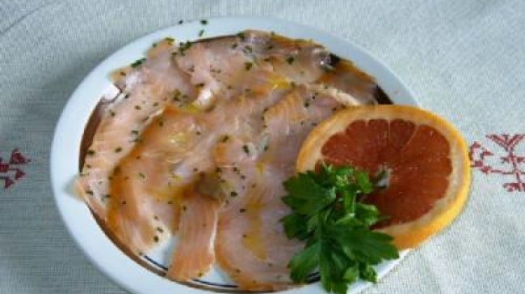 Carpaccio di salmone al pompelmo