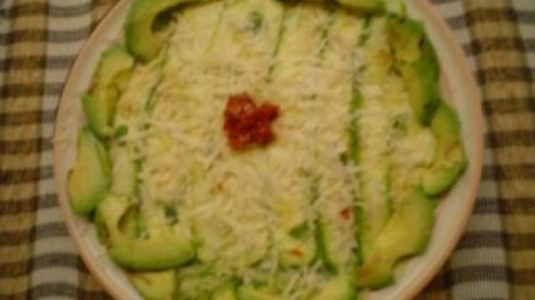 Carpaccio di zucchine al peperoncino e basilico