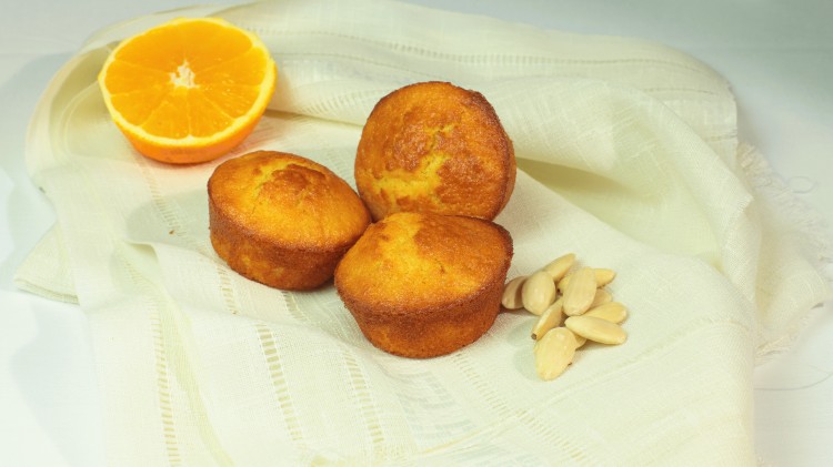 Muffins al succo d'arancia e mandorle