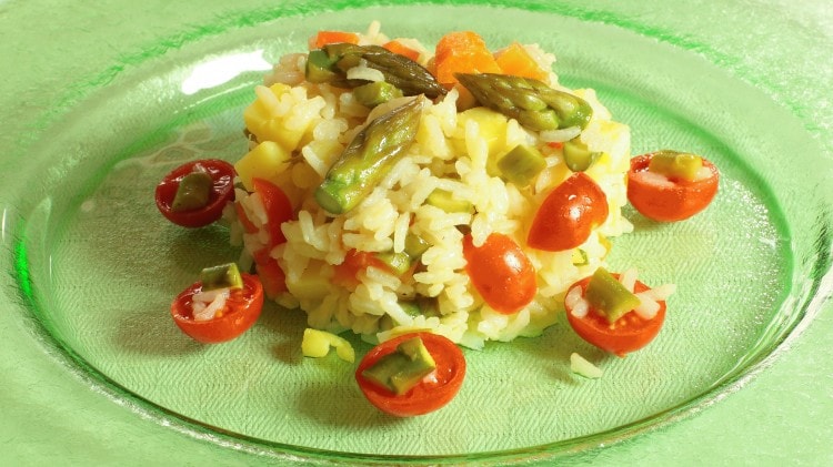 Insalata di riso con asparagi