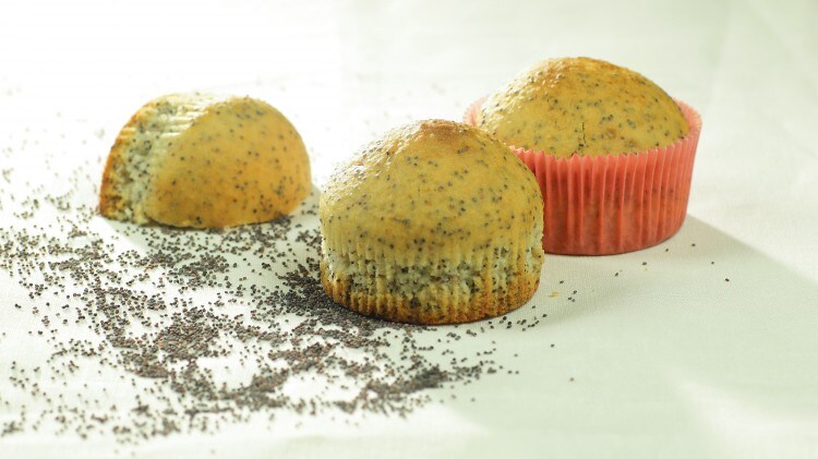 Muffins alle mandorle e semi di papavero