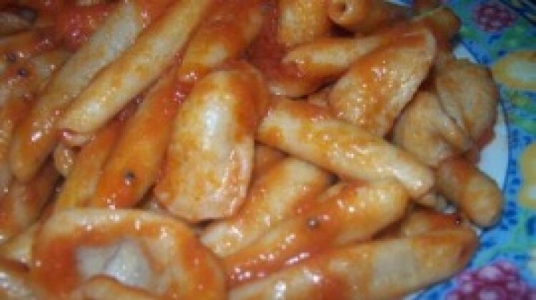Sugo profumato con semi di basilico
