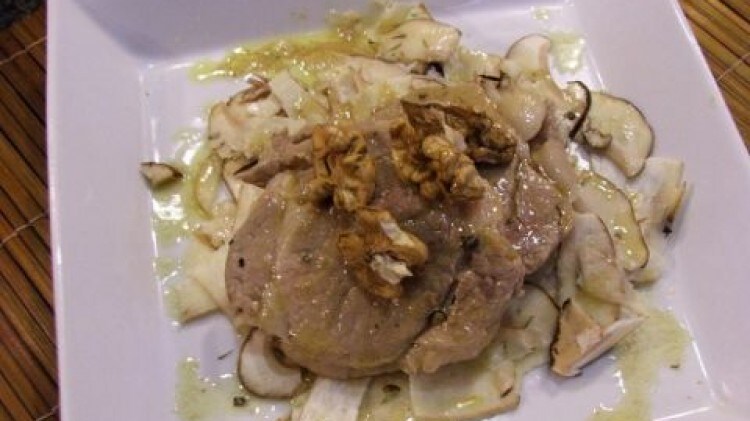 Filetto al profumo di ginepro con insalata di porcini